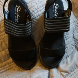 Sketchers sandals